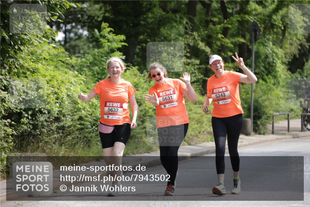 15.06.2025 - REWE Women's Run Jannik Wohlers http://msf.ph/oto/7943502 15.06.2025 10:16:42 Laufen 5632, 5631, 5243 meine-sportfotos.de
