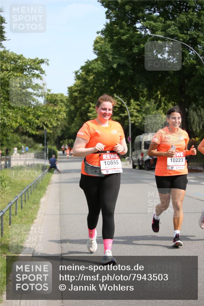 15.06.2025 - REWE Women's Run Jannik Wohlers http://msf.ph/oto/7943503 15.06.2025 10:02:04 Laufen 149, 10655, 10223 meine-sportfotos.de