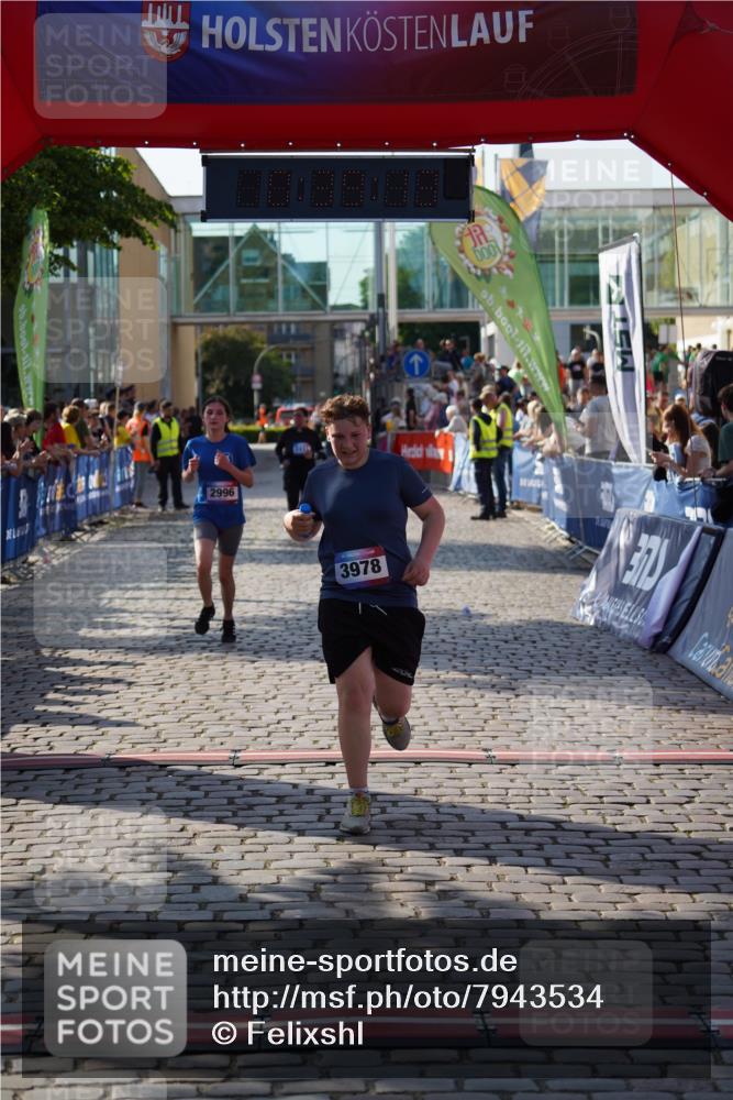 13.06.2025 - Holstenköstenlauf Felixshl http://msf.ph/oto/7943534 13.06.2025 18:09:14 Laufen 2433, 2996, 3978 meine-sportfotos.de