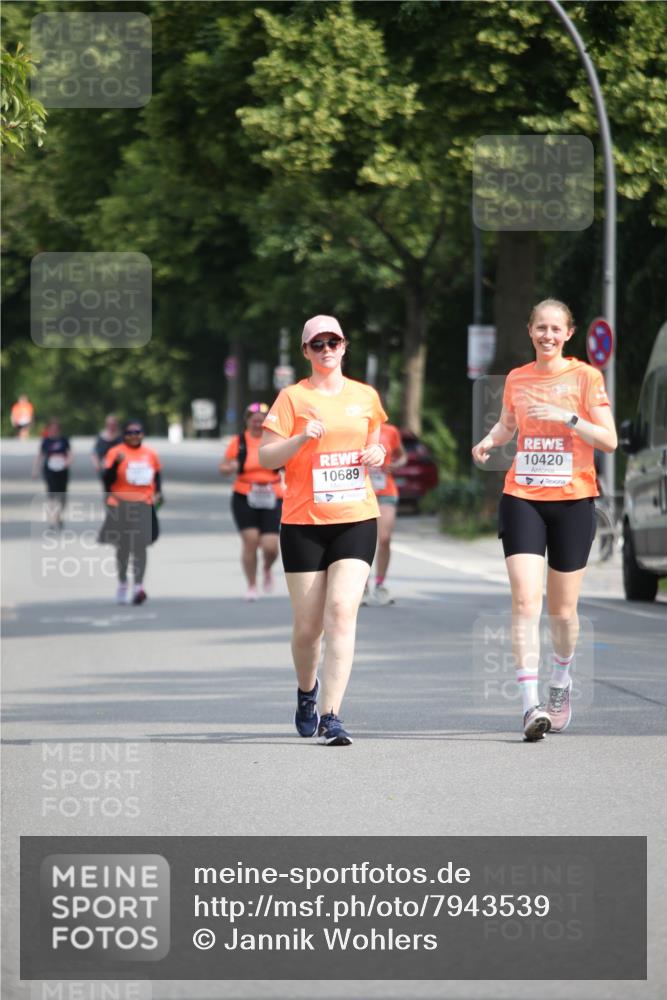 15.06.2025 - REWE Women's Run Jannik Wohlers http://msf.ph/oto/7943539 15.06.2025 10:02:41 Laufen 10689, 10420 meine-sportfotos.de
