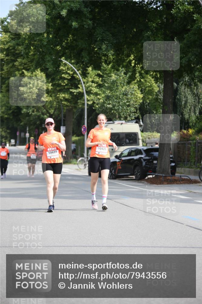 15.06.2025 - REWE Women's Run Jannik Wohlers http://msf.ph/oto/7943556 15.06.2025 10:02:43 Laufen 10689, 10420 meine-sportfotos.de