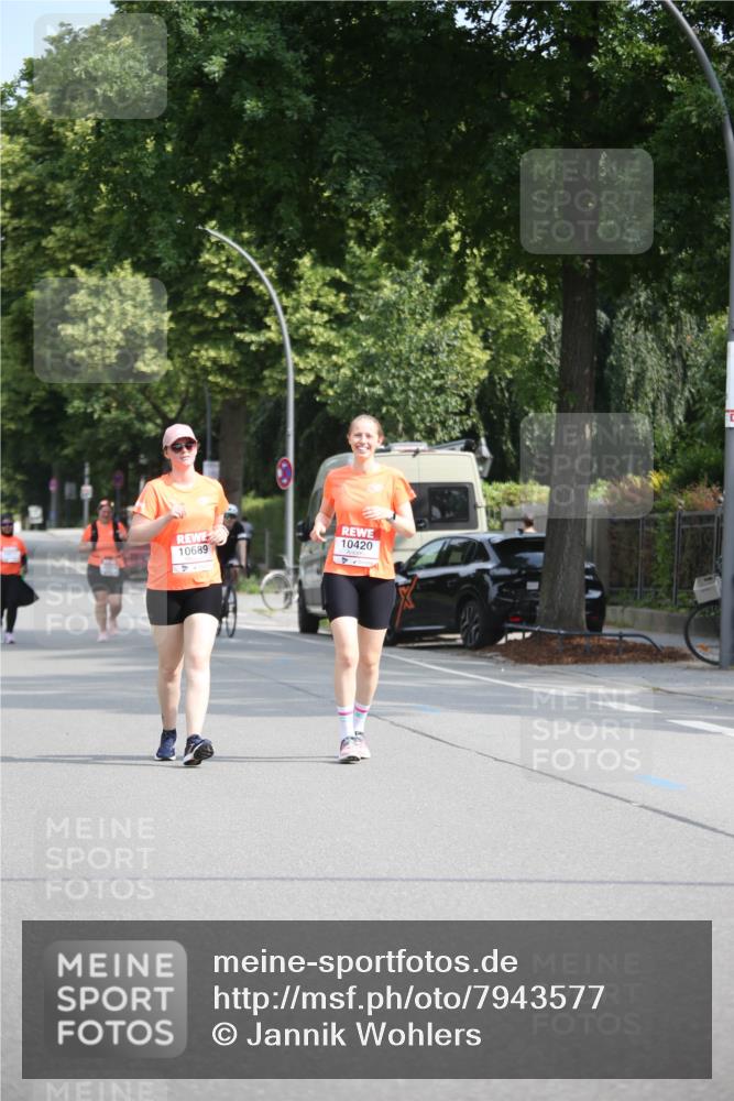 15.06.2025 - REWE Women's Run Jannik Wohlers http://msf.ph/oto/7943577 15.06.2025 10:02:43 Laufen 10420, 10689 meine-sportfotos.de