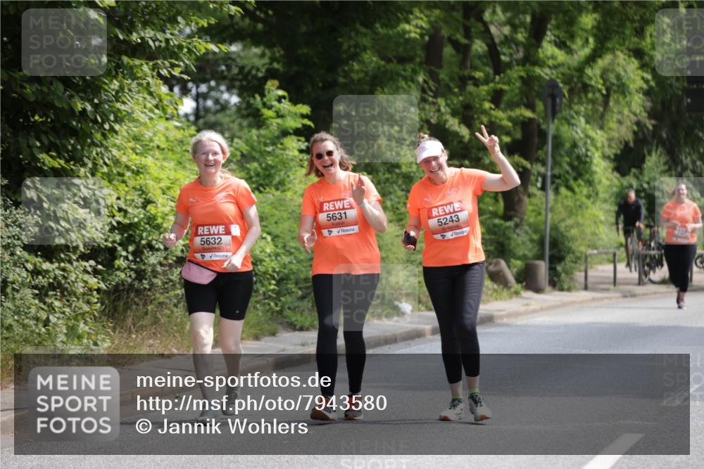 15.06.2025 - REWE Women's Run Jannik Wohlers http://msf.ph/oto/7943580 15.06.2025 10:16:43 Laufen 5632, 5631, 5243 meine-sportfotos.de