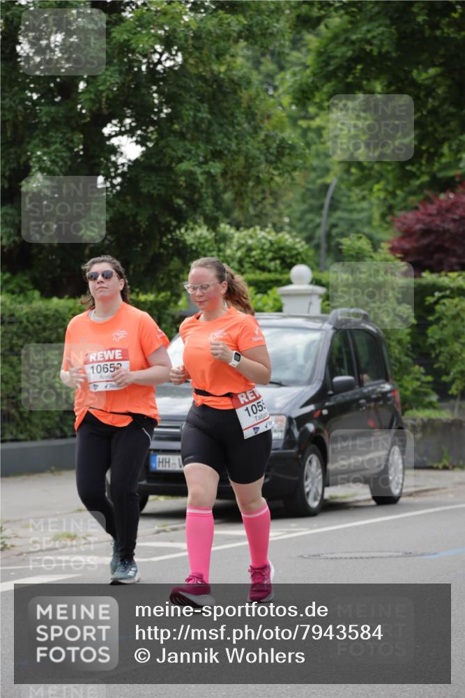 15.06.2025 - REWE Women's Run Jannik Wohlers http://msf.ph/oto/7943584 15.06.2025 08:28:58 Laufen 10652, 1055, 4 meine-sportfotos.de