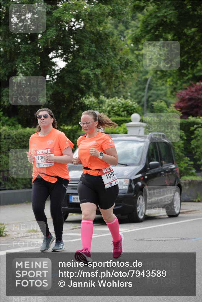15.06.2025 - REWE Women's Run Jannik Wohlers http://msf.ph/oto/7943589 15.06.2025 08:28:58 Laufen 10, 1055 meine-sportfotos.de