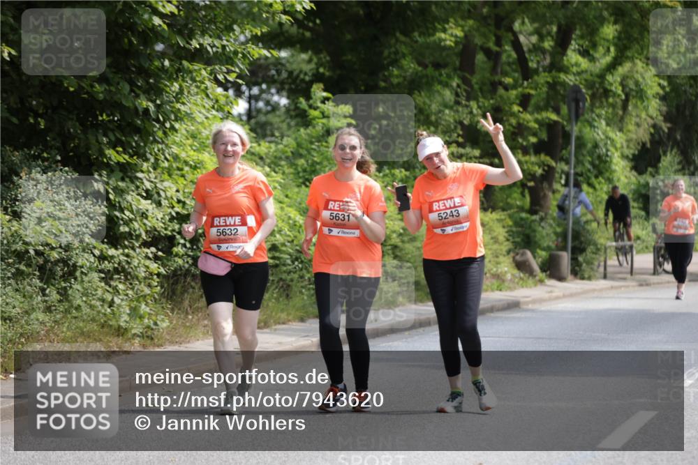 15.06.2025 - REWE Women's Run Jannik Wohlers http://msf.ph/oto/7943620 15.06.2025 10:16:44 Laufen 5632, 5631, 5243 meine-sportfotos.de