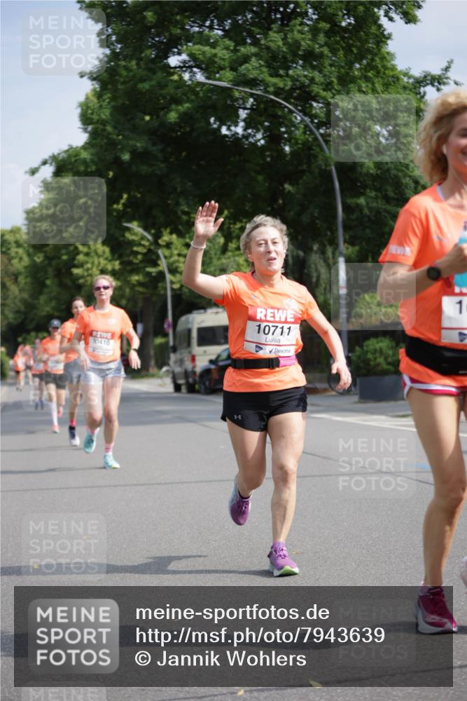15.06.2025 - REWE Women's Run Jannik Wohlers http://msf.ph/oto/7943639 15.06.2025 08:47:12 Laufen 10711 meine-sportfotos.de