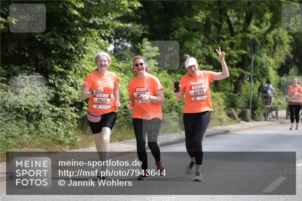 15.06.2025 - REWE Women's Run Jannik Wohlers http://msf.ph/oto/7943644 15.06.2025 10:16:44 Laufen 5632, 562, 5243 meine-sportfotos.de