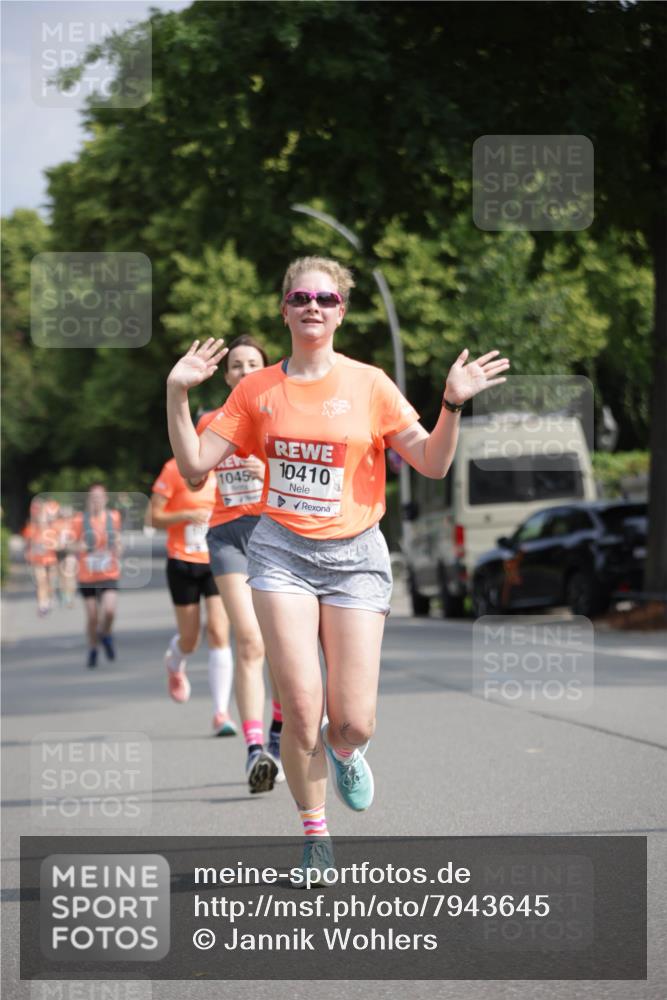 15.06.2025 - REWE Women's Run Jannik Wohlers http://msf.ph/oto/7943645 15.06.2025 08:47:13 Laufen 1045, 10410 meine-sportfotos.de