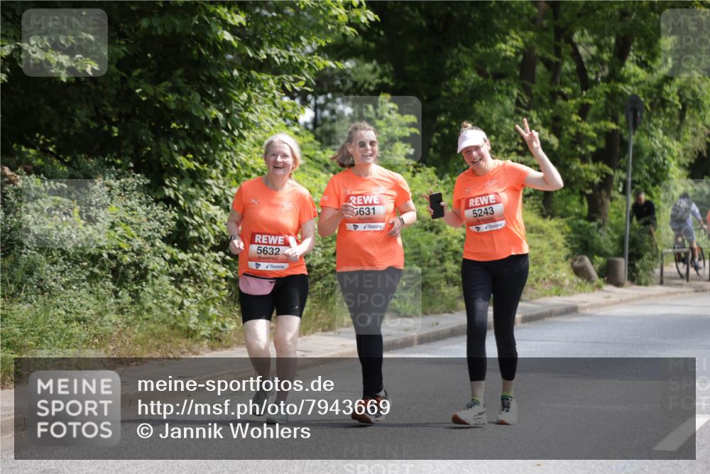 15.06.2025 - REWE Women's Run Jannik Wohlers http://msf.ph/oto/7943669 15.06.2025 10:16:44 Laufen 5632, 5631, 5243 meine-sportfotos.de