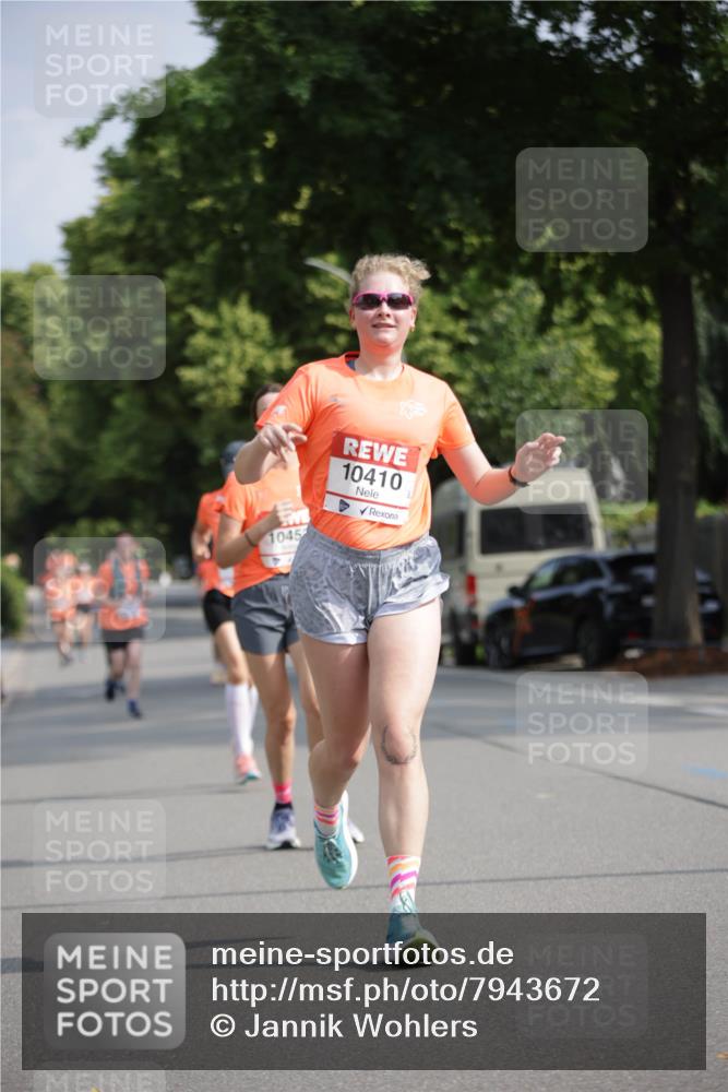 15.06.2025 - REWE Women's Run Jannik Wohlers http://msf.ph/oto/7943672 15.06.2025 08:47:14 Laufen 10410, 1045, 174 meine-sportfotos.de