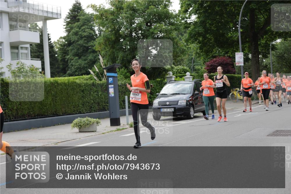 15.06.2025 - REWE Women's Run Jannik Wohlers http://msf.ph/oto/7943673 15.06.2025 08:29:05 Laufen 10047, 1043, 10784, 10100 meine-sportfotos.de
