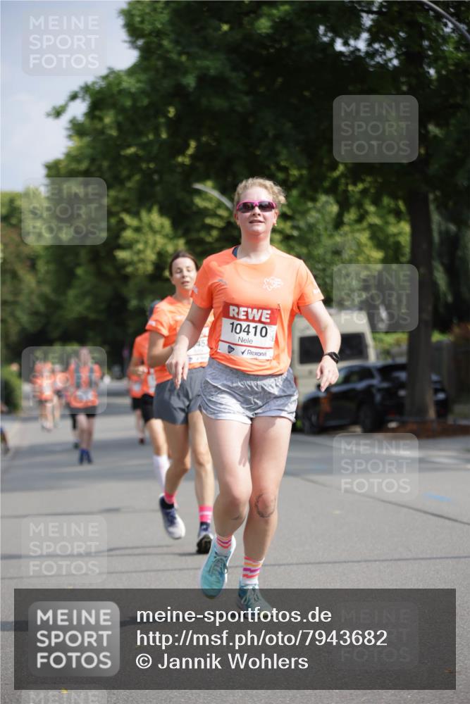 15.06.2025 - REWE Women's Run Jannik Wohlers http://msf.ph/oto/7943682 15.06.2025 08:47:14 Laufen 10410 meine-sportfotos.de