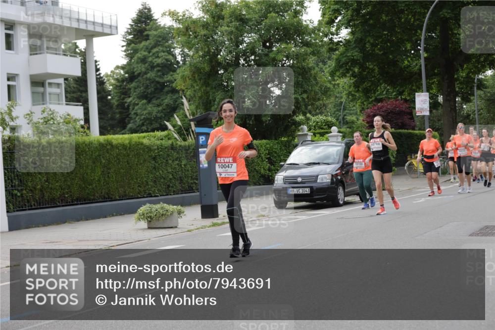 15.06.2025 - REWE Women's Run Jannik Wohlers http://msf.ph/oto/7943691 15.06.2025 08:29:05 Laufen 10047, 1043, 10100, 10784 meine-sportfotos.de