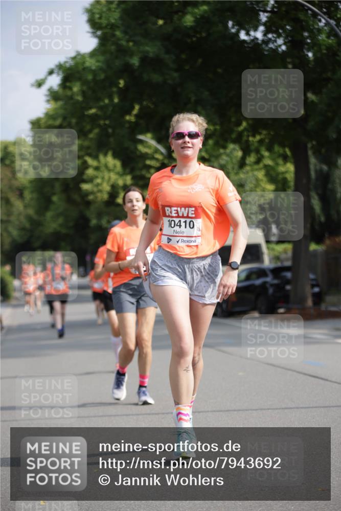 15.06.2025 - REWE Women's Run Jannik Wohlers http://msf.ph/oto/7943692 15.06.2025 08:47:14 Laufen 10410 meine-sportfotos.de