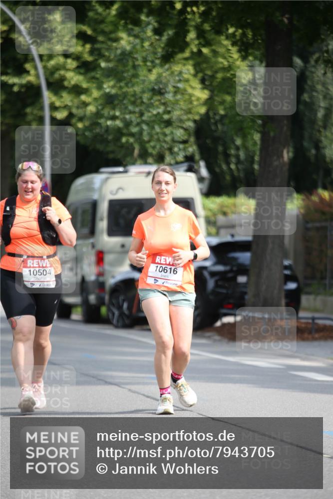 15.06.2025 - REWE Women's Run Jannik Wohlers http://msf.ph/oto/7943705 15.06.2025 10:02:53 Laufen 10504, 10616 meine-sportfotos.de