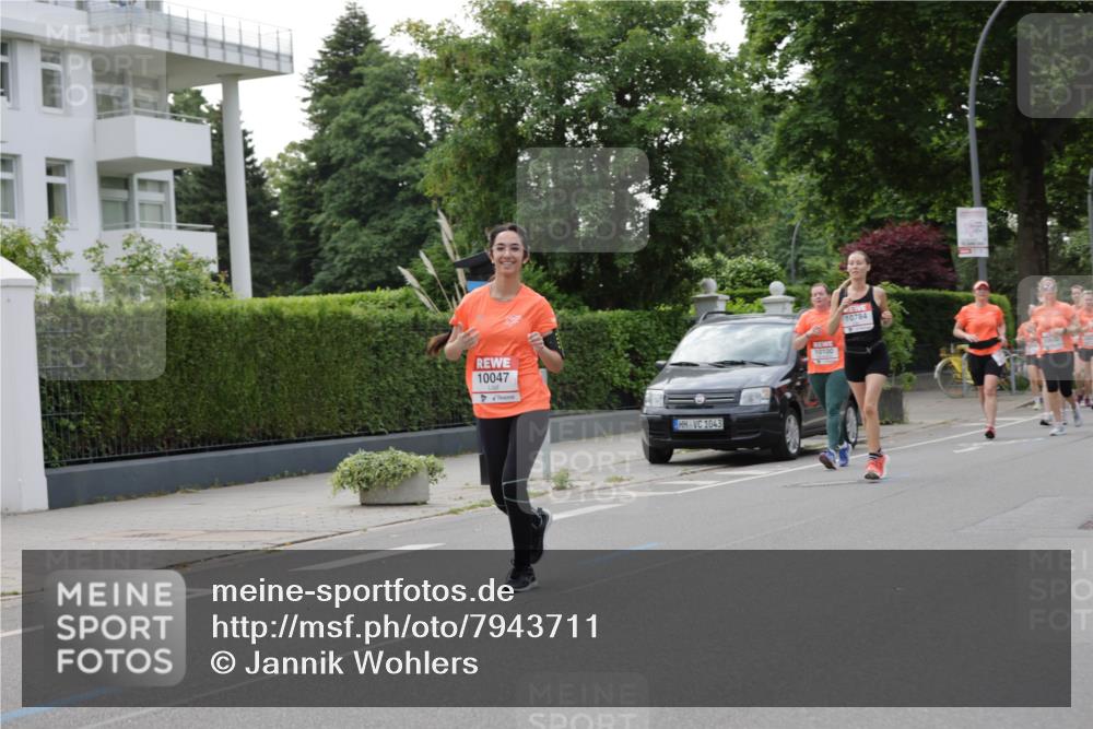 15.06.2025 - REWE Women's Run Jannik Wohlers http://msf.ph/oto/7943711 15.06.2025 08:29:05 Laufen 10047, 1043, 10100, 10784 meine-sportfotos.de