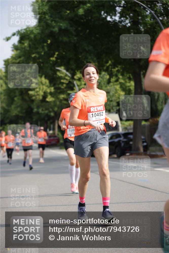 15.06.2025 - REWE Women's Run Jannik Wohlers http://msf.ph/oto/7943726 15.06.2025 08:47:15 Laufen 105, 10452 meine-sportfotos.de