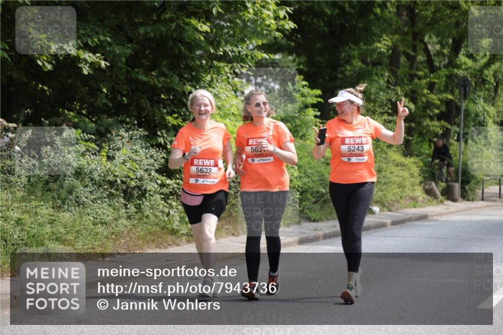 15.06.2025 - REWE Women's Run Jannik Wohlers http://msf.ph/oto/7943736 15.06.2025 10:16:45 Laufen 5243, 5632, 563 meine-sportfotos.de