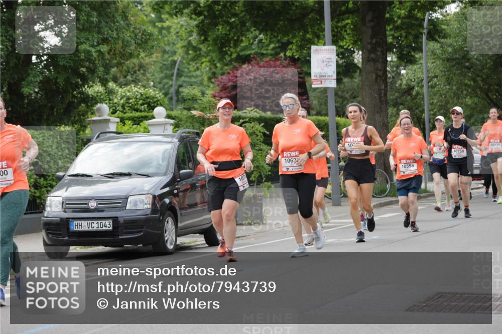 15.06.2025 - REWE Women's Run Jannik Wohlers http://msf.ph/oto/7943739 15.06.2025 08:29:07 Laufen 00, 1043, 15, 2025, 1071, 1063, 10, 10555, 10535, 1038, 10750 meine-sportfotos.de