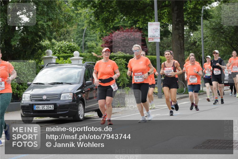 15.06.2025 - REWE Women's Run Jannik Wohlers http://msf.ph/oto/7943744 15.06.2025 08:29:07 Laufen 0, 1043, 15, 2025, 10360, 10632, 10555, 10535, 1031, 10750, 131 meine-sportfotos.de