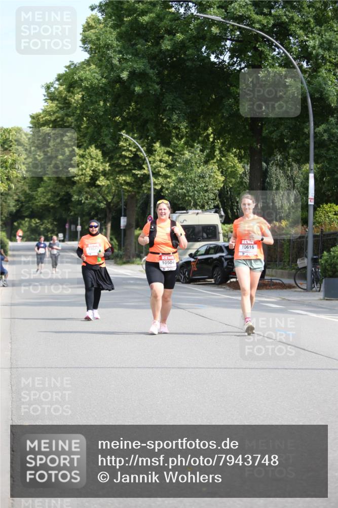 15.06.2025 - REWE Women's Run Jannik Wohlers http://msf.ph/oto/7943748 15.06.2025 10:02:55 Laufen 10504 meine-sportfotos.de