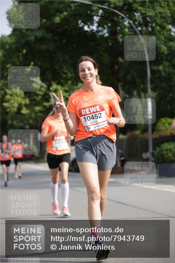 15.06.2025 - REWE Women's Run Jannik Wohlers http://msf.ph/oto/7943749 15.06.2025 08:47:15 Laufen 10566, 10452 meine-sportfotos.de