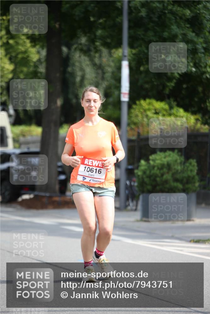15.06.2025 - REWE Women's Run Jannik Wohlers http://msf.ph/oto/7943751 15.06.2025 10:02:55 Laufen 10616 meine-sportfotos.de