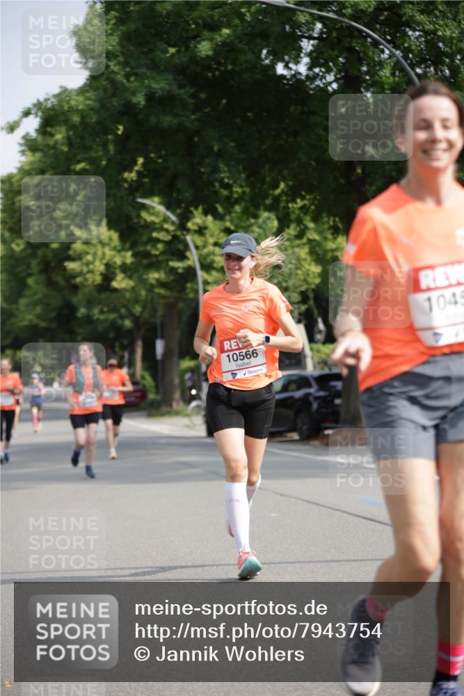 15.06.2025 - REWE Women's Run Jannik Wohlers http://msf.ph/oto/7943754 15.06.2025 08:47:16 Laufen 10566 meine-sportfotos.de