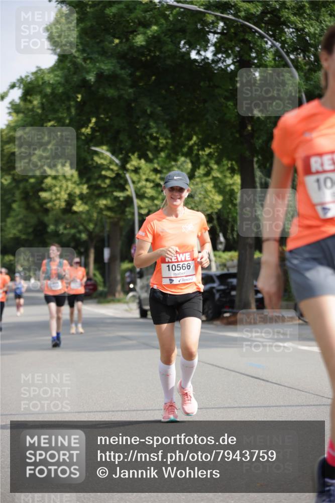 15.06.2025 - REWE Women's Run Jannik Wohlers http://msf.ph/oto/7943759 15.06.2025 08:47:16 Laufen 10566 meine-sportfotos.de