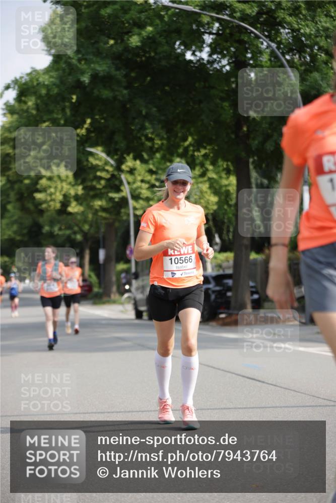 15.06.2025 - REWE Women's Run Jannik Wohlers http://msf.ph/oto/7943764 15.06.2025 08:47:16 Laufen 10566 meine-sportfotos.de