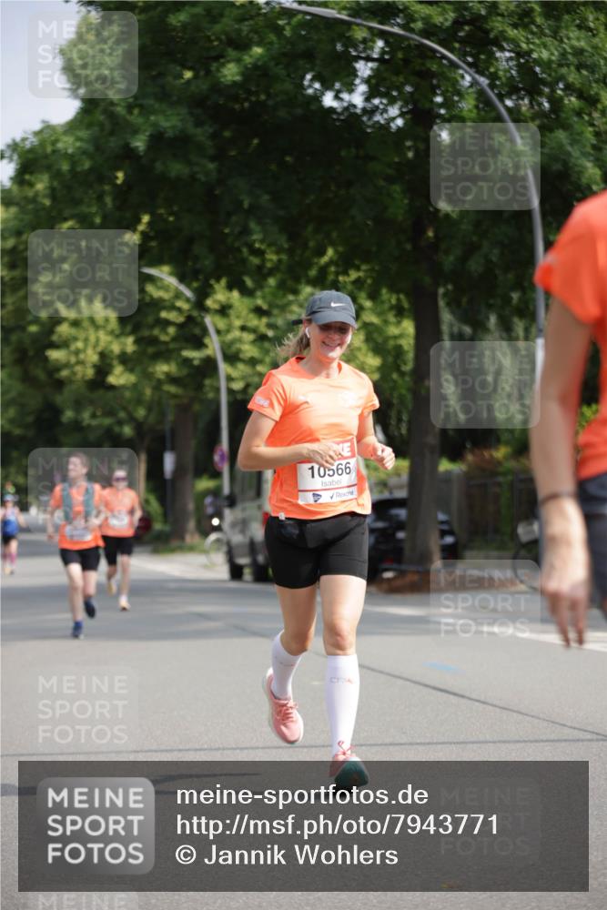 15.06.2025 - REWE Women's Run Jannik Wohlers http://msf.ph/oto/7943771 15.06.2025 08:47:16 Laufen 10566 meine-sportfotos.de