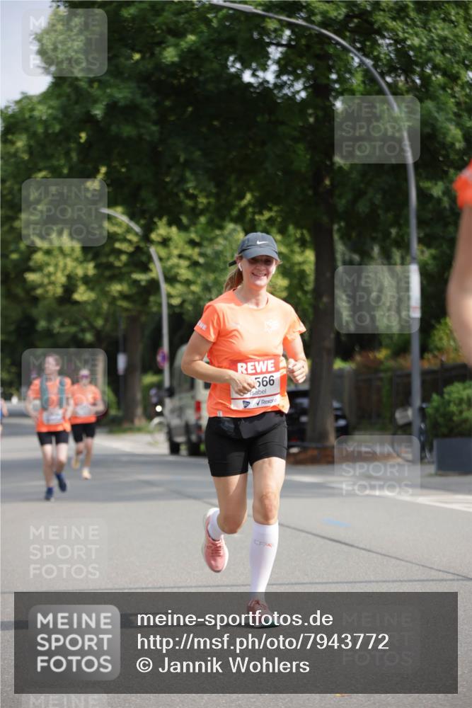 15.06.2025 - REWE Women's Run Jannik Wohlers http://msf.ph/oto/7943772 15.06.2025 08:47:16 Laufen 566 meine-sportfotos.de