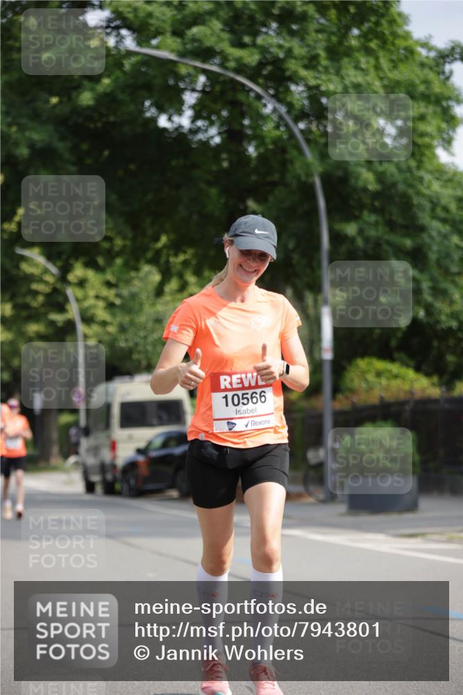 15.06.2025 - REWE Women's Run Jannik Wohlers http://msf.ph/oto/7943801 15.06.2025 08:47:17 Laufen 10566 meine-sportfotos.de