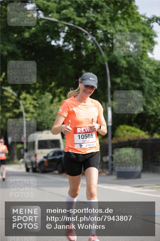15.06.2025 - REWE Women's Run Jannik Wohlers http://msf.ph/oto/7943807 15.06.2025 08:47:17 Laufen 10566 meine-sportfotos.de