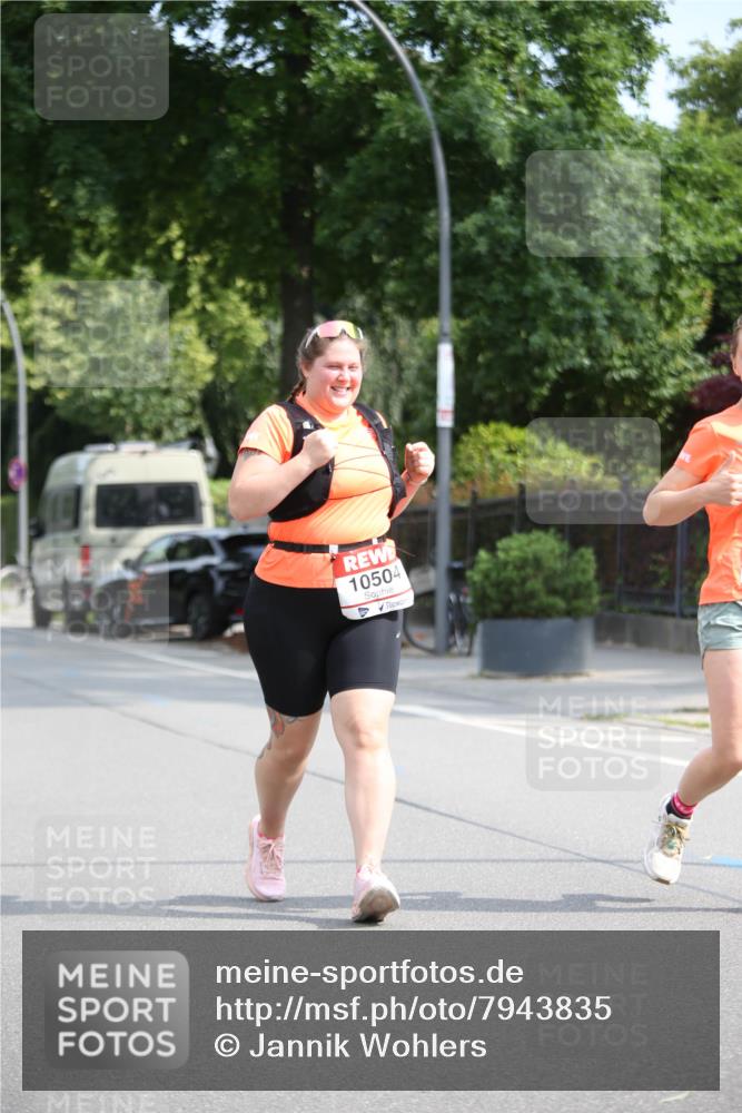 15.06.2025 - REWE Women's Run Jannik Wohlers http://msf.ph/oto/7943835 15.06.2025 10:02:57 Laufen 10504 meine-sportfotos.de