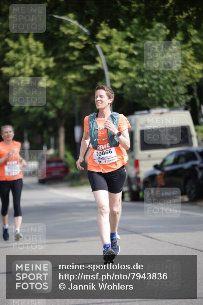 15.06.2025 - REWE Women's Run Jannik Wohlers http://msf.ph/oto/7943836 15.06.2025 08:47:19 Laufen 10856 meine-sportfotos.de