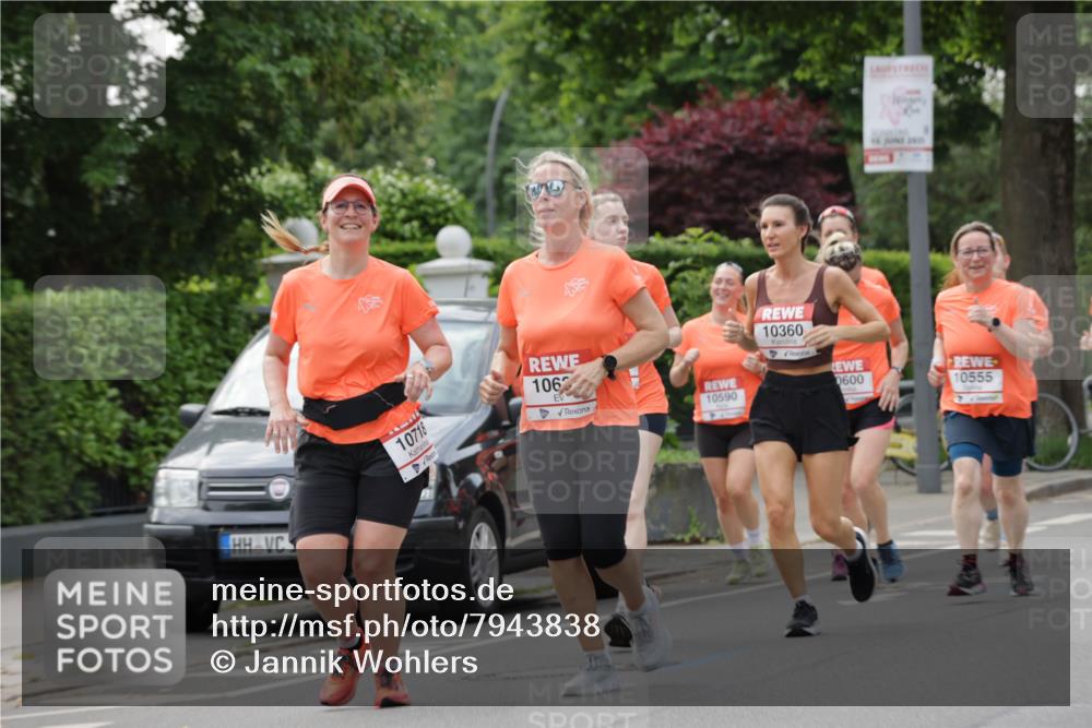 15.06.2025 - REWE Women's Run Jannik Wohlers http://msf.ph/oto/7943838 15.06.2025 08:29:09 Laufen 10718, 1062, 10590, 10360, 0600, 10555 meine-sportfotos.de