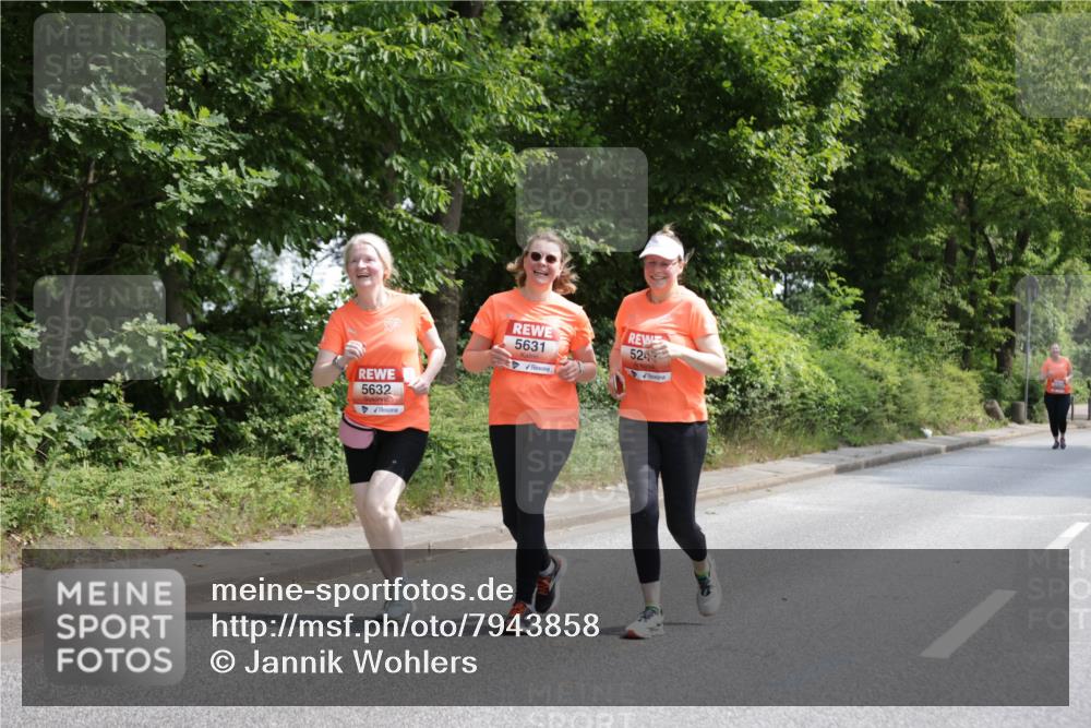 15.06.2025 - REWE Women's Run Jannik Wohlers http://msf.ph/oto/7943858 15.06.2025 10:16:47 Laufen 5632, 5631, 524 meine-sportfotos.de