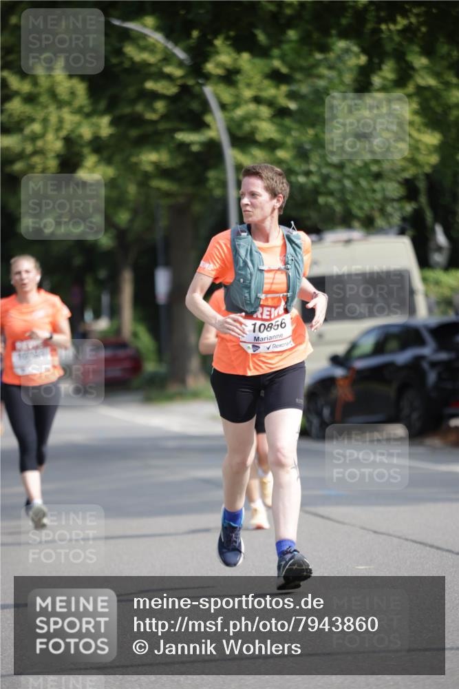15.06.2025 - REWE Women's Run Jannik Wohlers http://msf.ph/oto/7943860 15.06.2025 08:47:19 Laufen 10856 meine-sportfotos.de