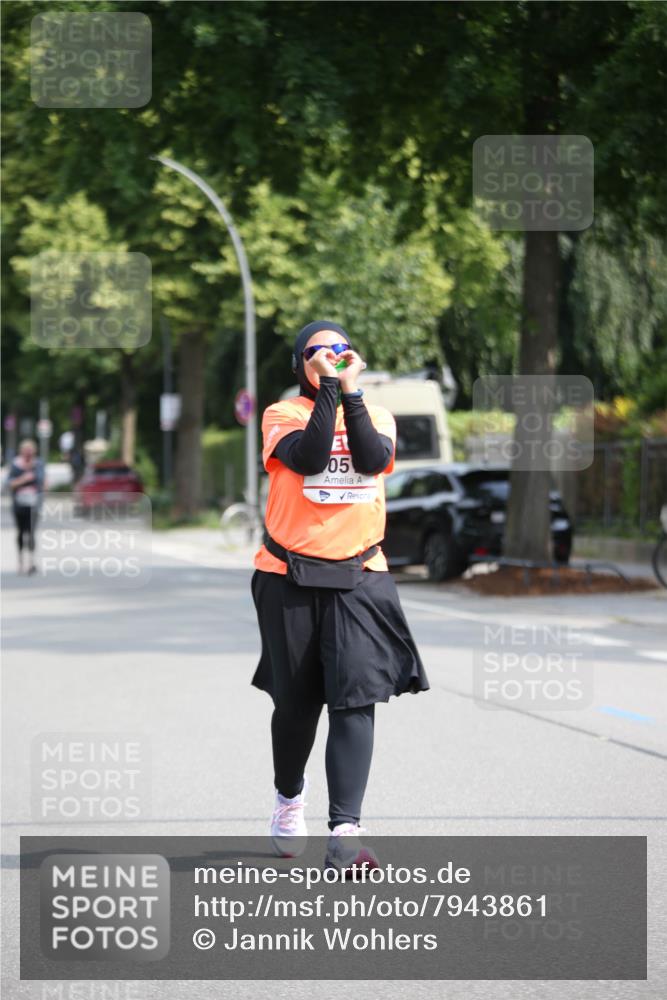 15.06.2025 - REWE Women's Run Jannik Wohlers http://msf.ph/oto/7943861 15.06.2025 10:02:59 Laufen 05 meine-sportfotos.de