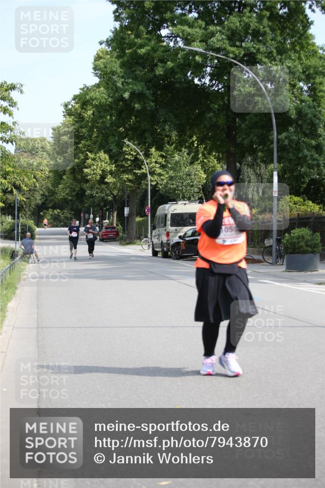 15.06.2025 - REWE Women's Run Jannik Wohlers http://msf.ph/oto/7943870 15.06.2025 10:03:01 Laufen 05 meine-sportfotos.de