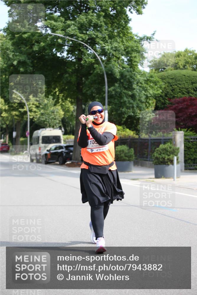 15.06.2025 - REWE Women's Run Jannik Wohlers http://msf.ph/oto/7943882 15.06.2025 10:03:01 Laufen 10 meine-sportfotos.de