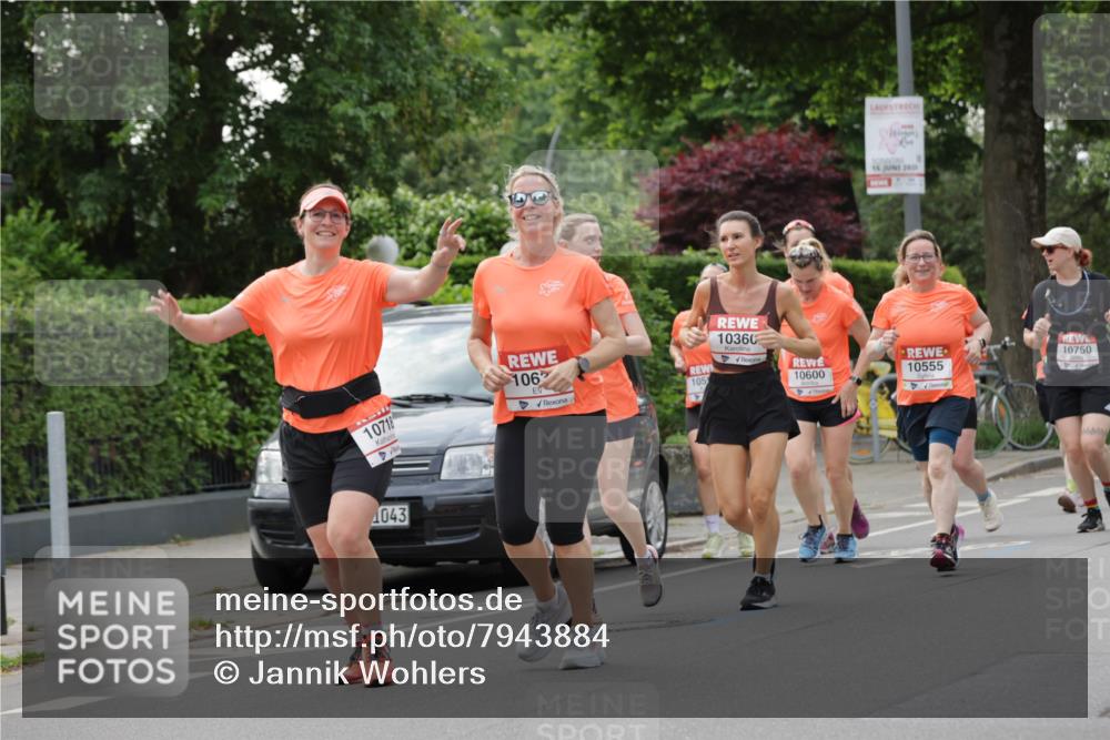 15.06.2025 - REWE Women's Run Jannik Wohlers http://msf.ph/oto/7943884 15.06.2025 08:29:09 Laufen 10718, 106, 1043, 105, 10360, 15, 2025, 10750, 10555, 10600 meine-sportfotos.de