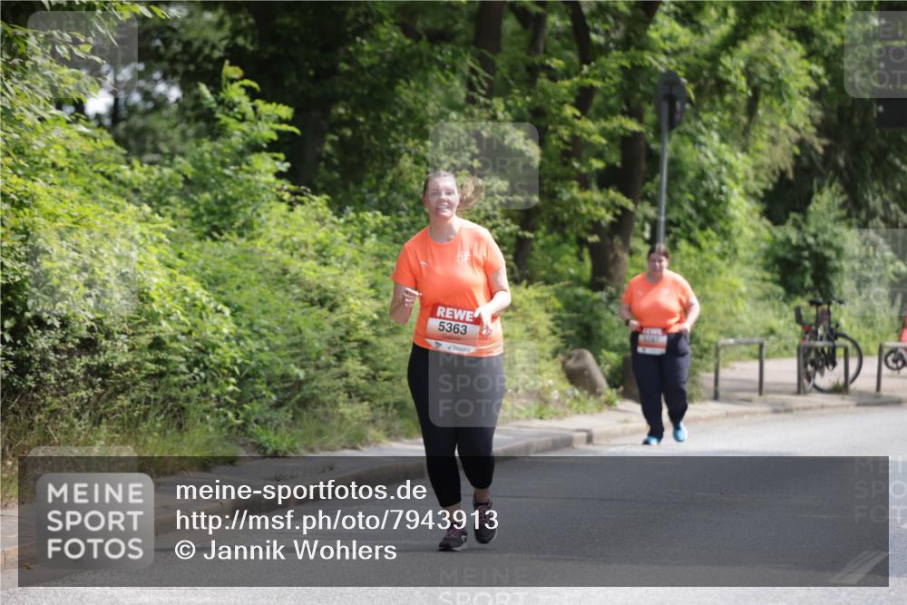 15.06.2025 - REWE Women's Run Jannik Wohlers http://msf.ph/oto/7943913 15.06.2025 10:16:54 Laufen 5363, 5267, 3 meine-sportfotos.de