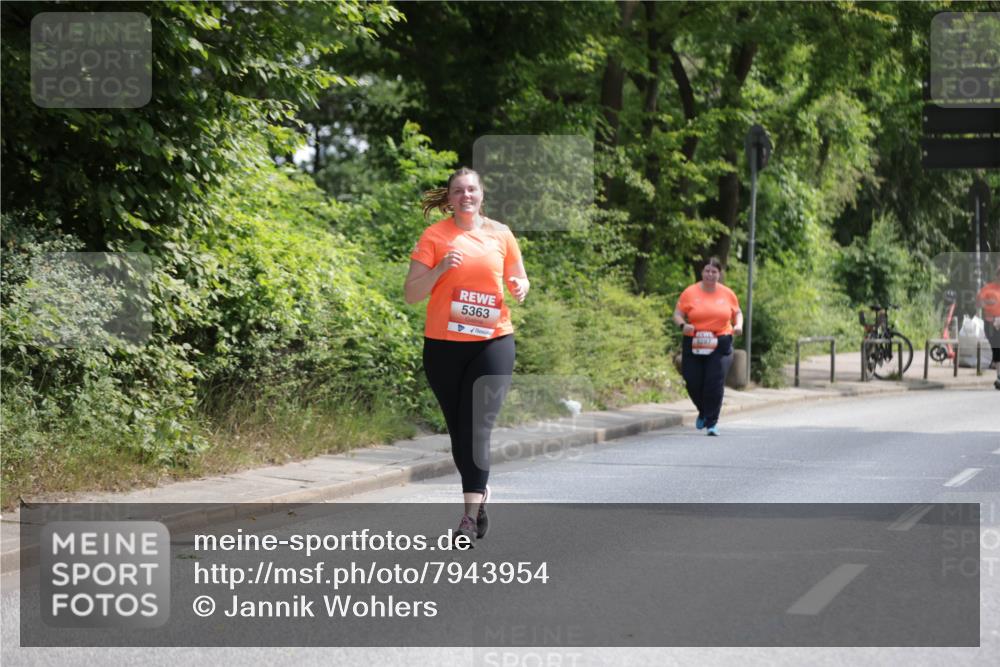 15.06.2025 - REWE Women's Run Jannik Wohlers http://msf.ph/oto/7943954 15.06.2025 10:16:56 Laufen 5363 meine-sportfotos.de