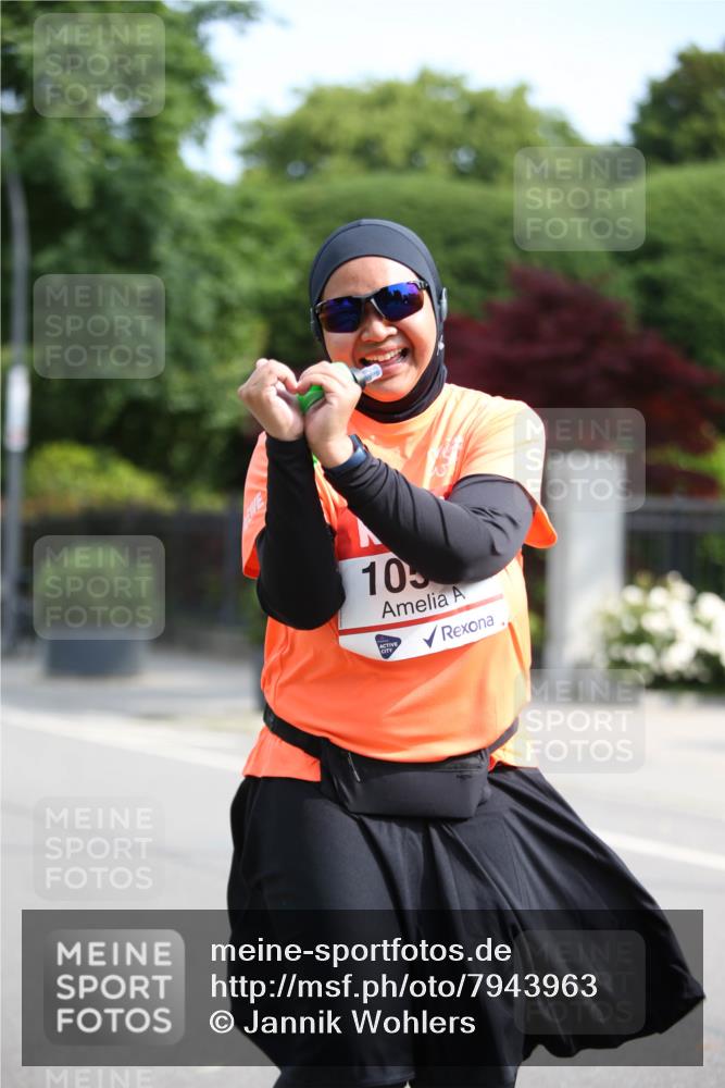 15.06.2025 - REWE Women's Run Jannik Wohlers http://msf.ph/oto/7943963 15.06.2025 10:03:02 Laufen 105 meine-sportfotos.de