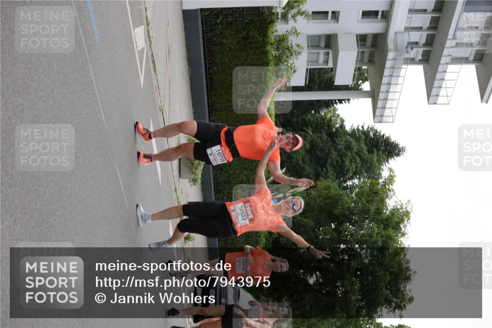 15.06.2025 - REWE Women's Run Jannik Wohlers http://msf.ph/oto/7943975 15.06.2025 08:29:11 Laufen 10632, 10492, 10718, 10, 10360 meine-sportfotos.de