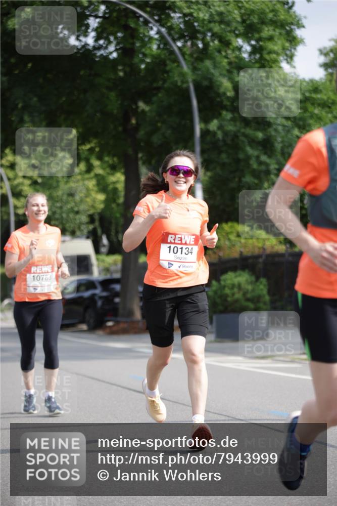15.06.2025 - REWE Women's Run Jannik Wohlers http://msf.ph/oto/7943999 15.06.2025 08:47:23 Laufen 10783, 10134 meine-sportfotos.de