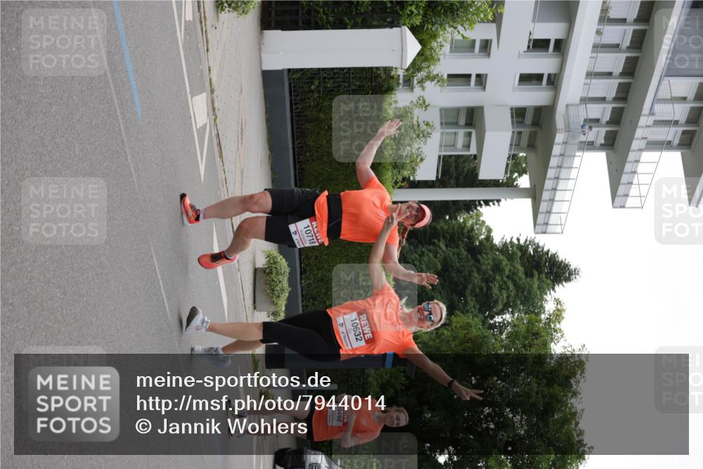 15.06.2025 - REWE Women's Run Jannik Wohlers http://msf.ph/oto/7944014 15.06.2025 08:29:11 Laufen 10718, 10632, 10492 meine-sportfotos.de